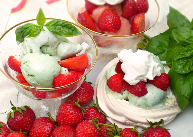 Strawberries with Icecream and Meringue