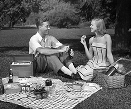 Essentials for a Perfect Picnic for Two
