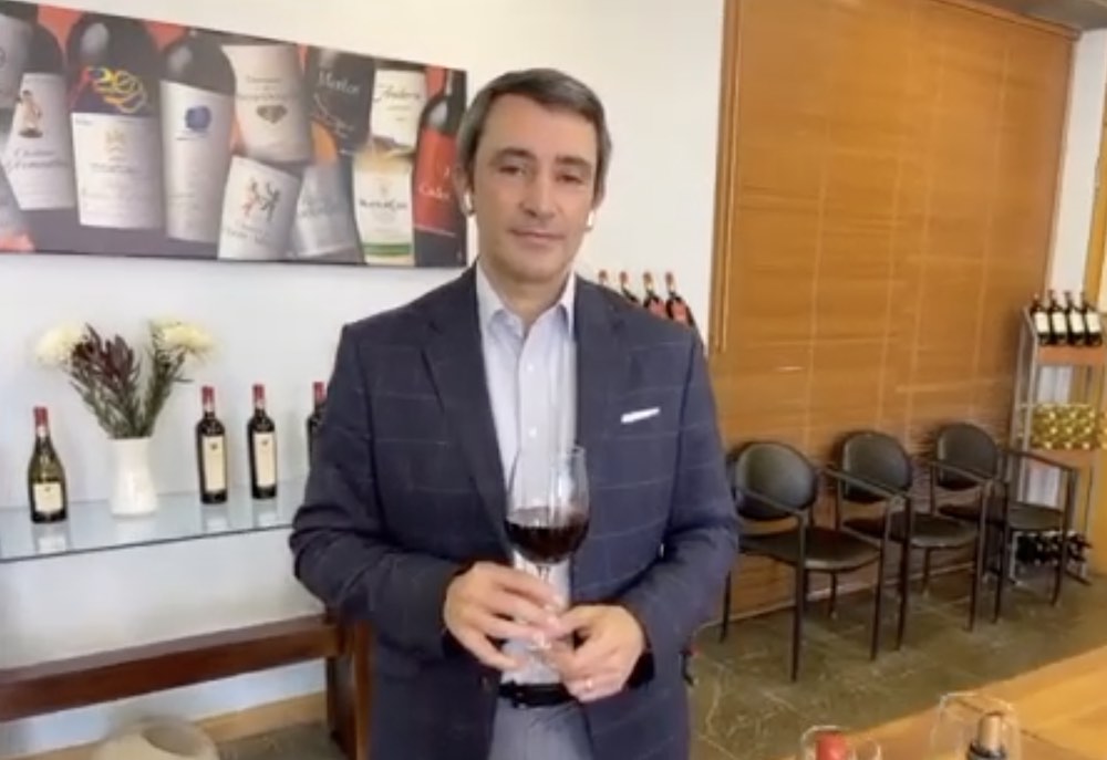 Tasting the 2019 Escudo Rojo Carménère Reserva With Winemaker Emmanuel Riffaud, Maipo Valley, Chile
